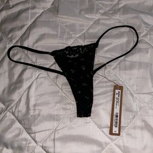 FITS EVERYBODY LACE STRING THONG ONYX ROSEBUD SMALL